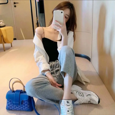 全员偷听假千金心声，她成团宠了